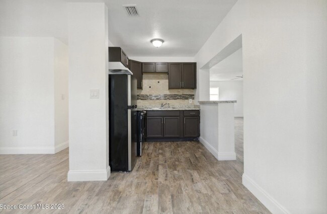 Foto del edificio - 3104 Swift St