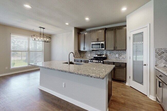 Building Photo - 6346 Spartan Dr