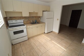 Building Photo - 1828 NW 19th St