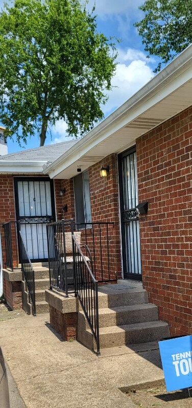 Primary Photo - 16 Hart St