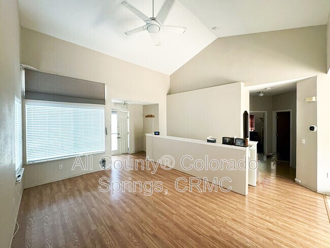 Foto del edificio - 5185 Weaver Dr