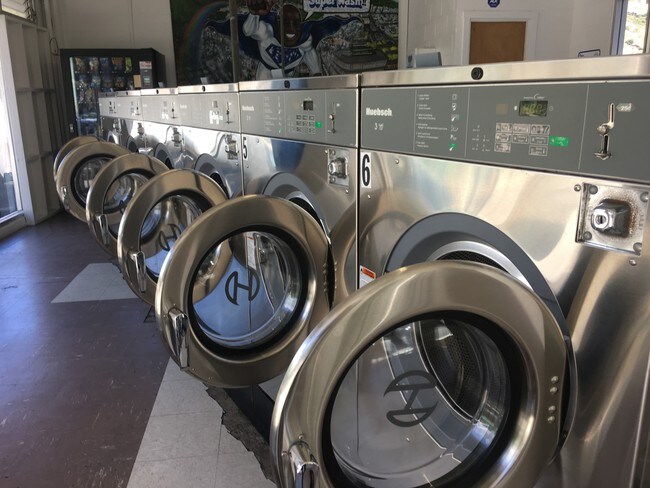 Laundromat - 2143 Kauhana St