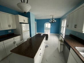 Building Photo - 59 York St