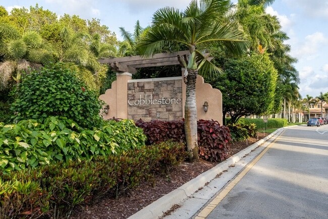 Photo - 708 SW 147th Ave Townhome