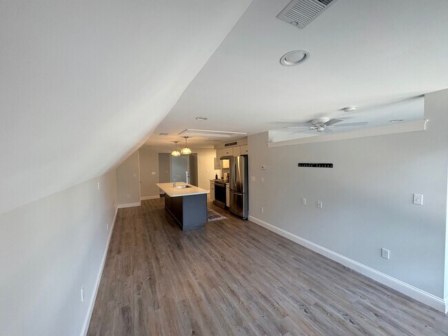 Foto del edificio - 17 Woodbridge Rd