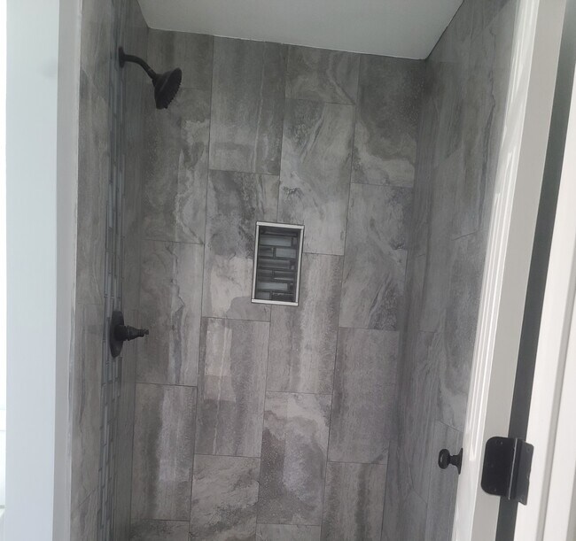 Foto del edificio - 143 Mansfield St