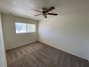 Building Photo - 286 W Palomino Dr