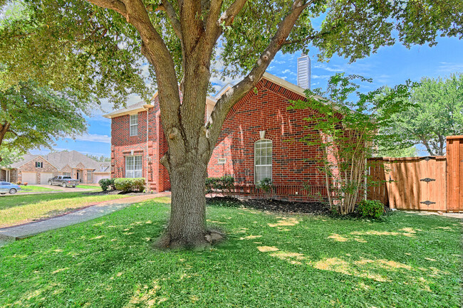 Building Photo - 2558 Middleton Dr