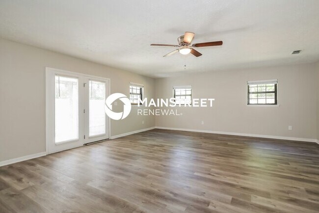 Foto del edificio - 3 Bedroom Pet-Friendly Home in JACKSONVILLE, FL with Main Street Renewal