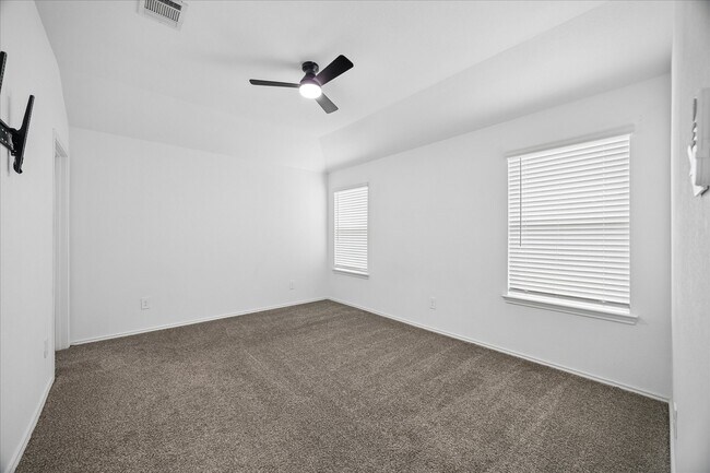 Foto del edificio - 16691 Lonely Pines Dr