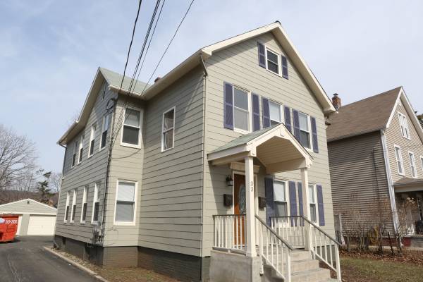 Primary Photo - 33 S Cherry St