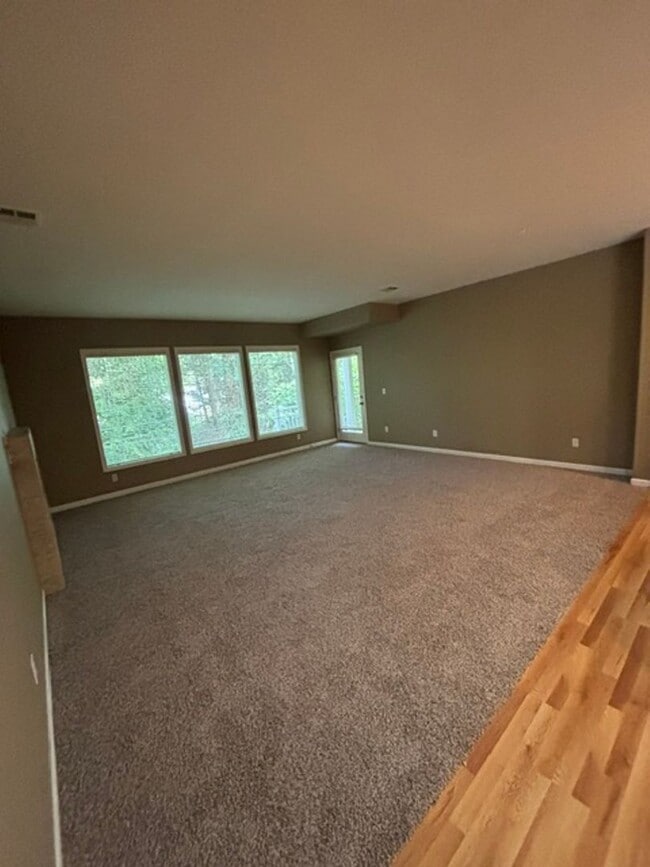 Building Photo - 3301 Park Ln