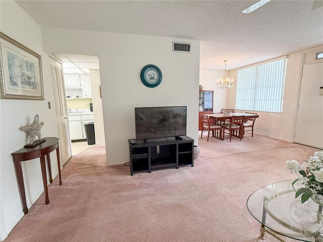 Foto del edificio - 4880 Locust St NE