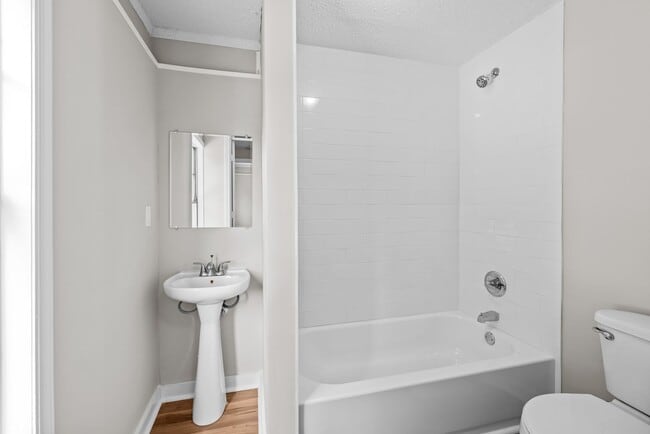 Foto del edificio - Newly Renovated 3 Bedroom 2 Bathroom Home
