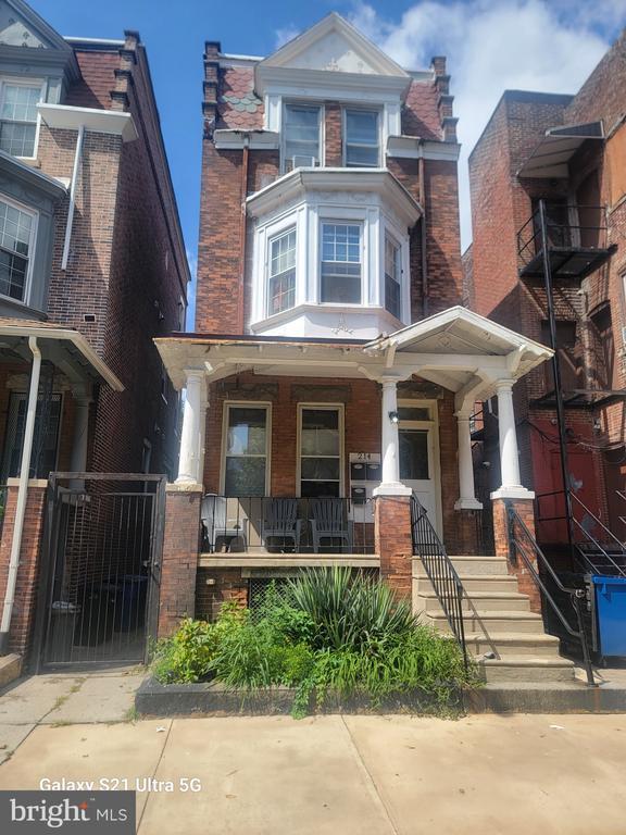 Building Photo - 214 Buckingham Pl