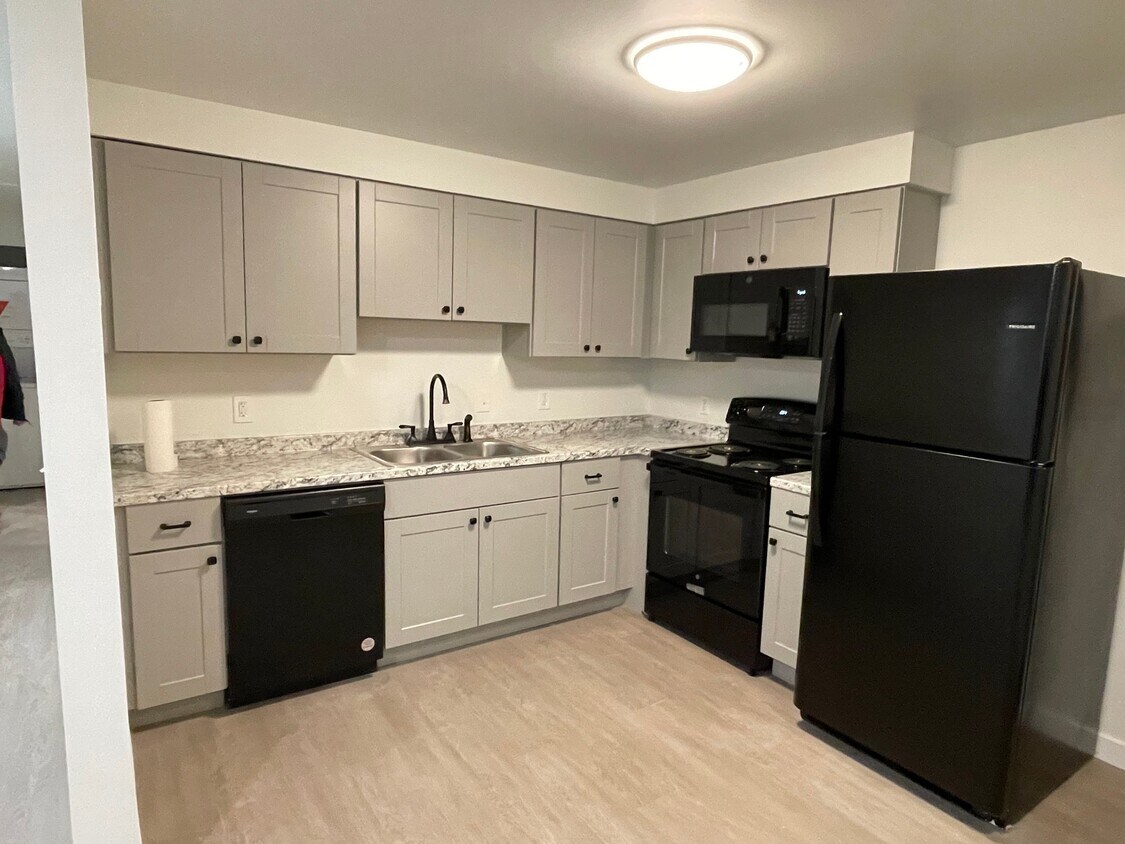 1181 Dayton St Unit A, Aurora, CO 80010 Apartments in Aurora, CO