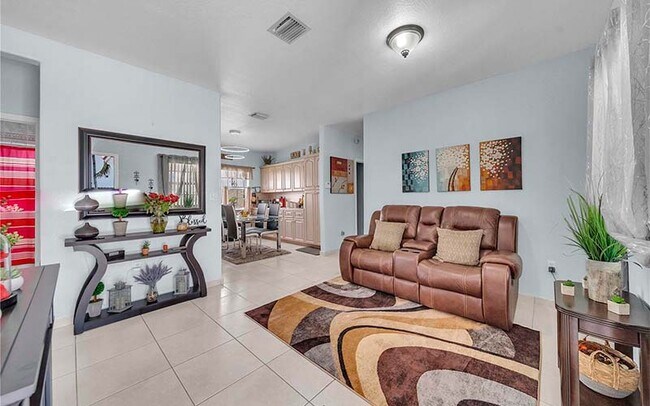 Foto del edificio - 7567 N Augusta Dr