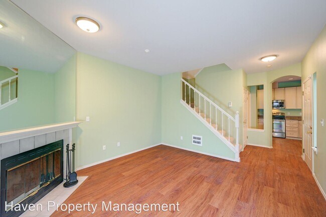 Building Photo - 2 br, 2.5 bath House - 10909 Avondale Road...