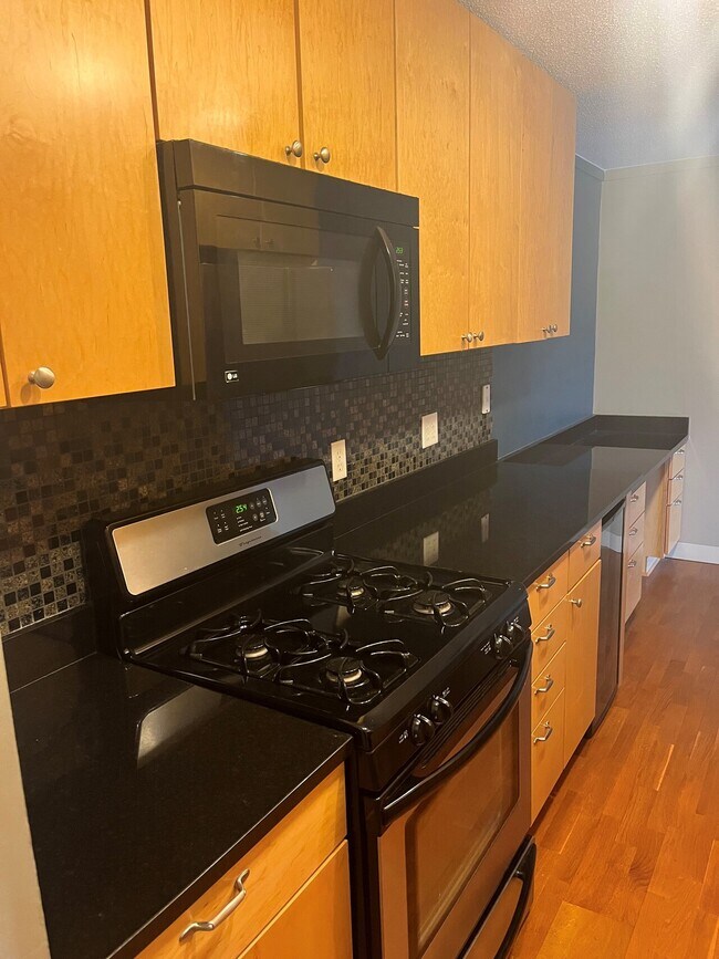 Building Photo - 2800 West 44th St #601