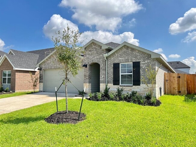Building Photo - 4979 Edgewood Dr