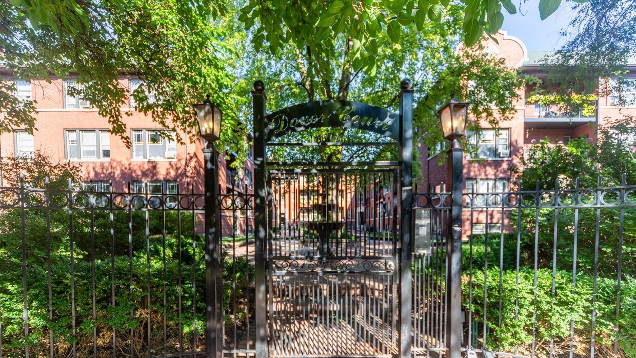 Foto principal - 4615 N Dover St