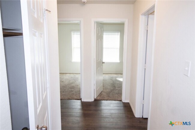 Building Photo - 2044 Wigeon Wy