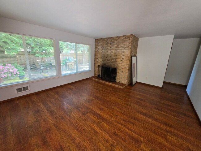 Foto del edificio - 4352 5th Ave NW