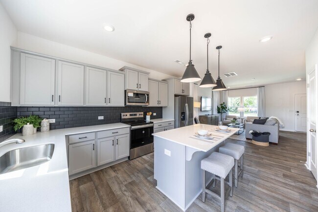 Foto del edificio - 3 Bedroom Townhome off Poplar Tend Rd - New Construction Towns at Cliffwood