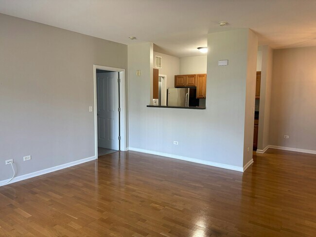Building Photo - 512 Pineridge Dr N