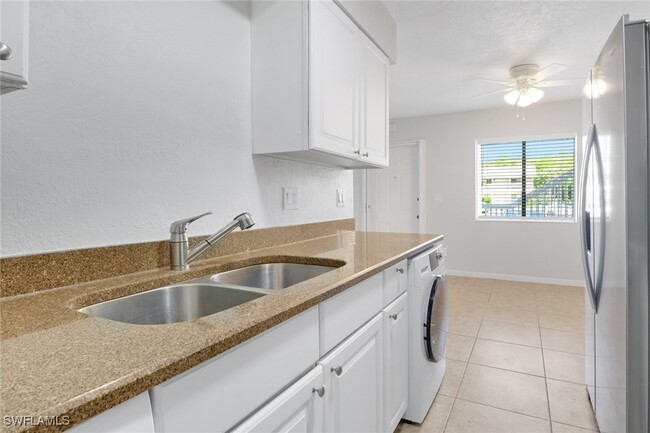 Building Photo - 4635 Bayshore Dr