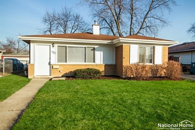 Primary Photo - 1355 Balmoral Ave.