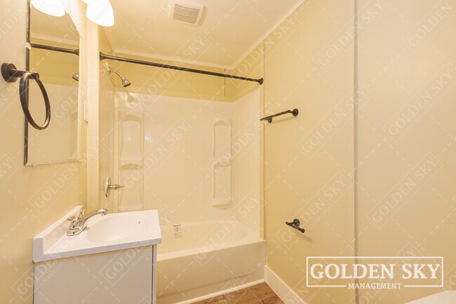 Foto del edificio - 407 N Plum St