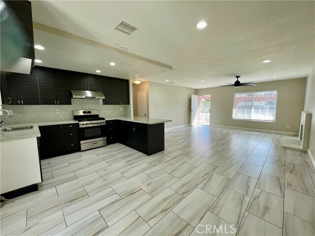 Foto del edificio - 2448 S Pinehurst Pl