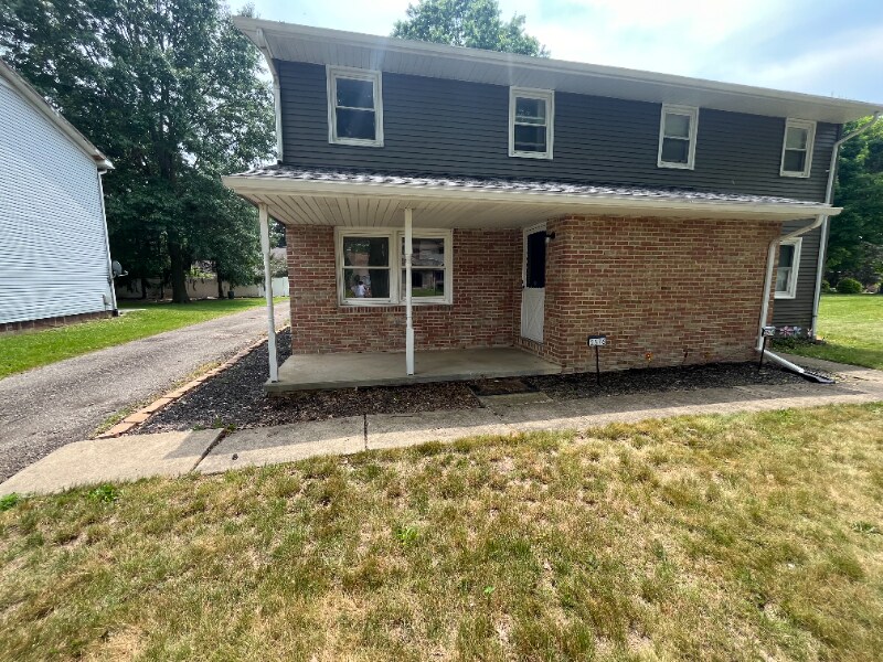 Primary Photo - 2576 Ocelot St NE