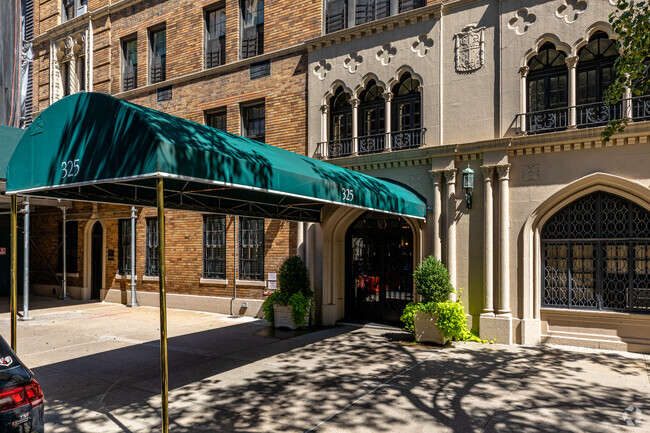 Entrance - 325 E 79th St