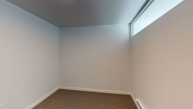 Interior Photo - CityLine