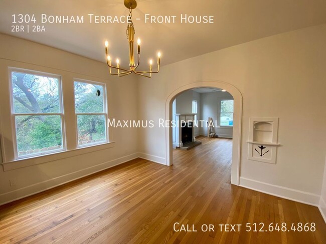 Building Photo - Travis Heights 2/2 Completely Remodeled in...