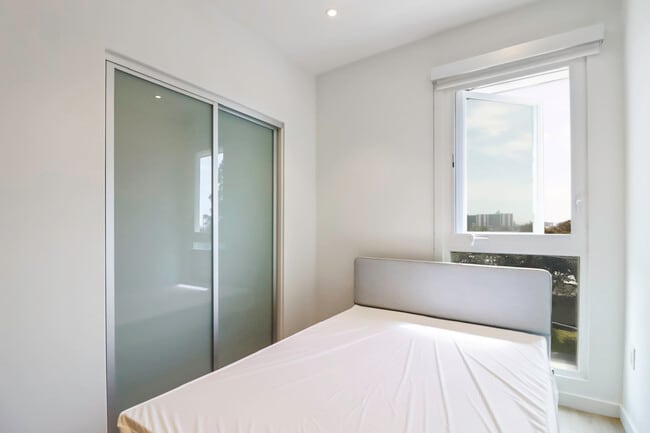 Building Photo - Concourse