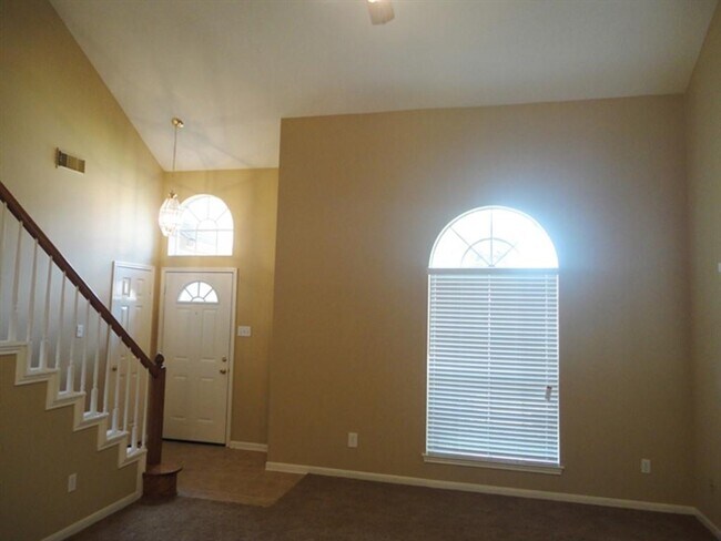 Building Photo - 3002 Killdeer Ln