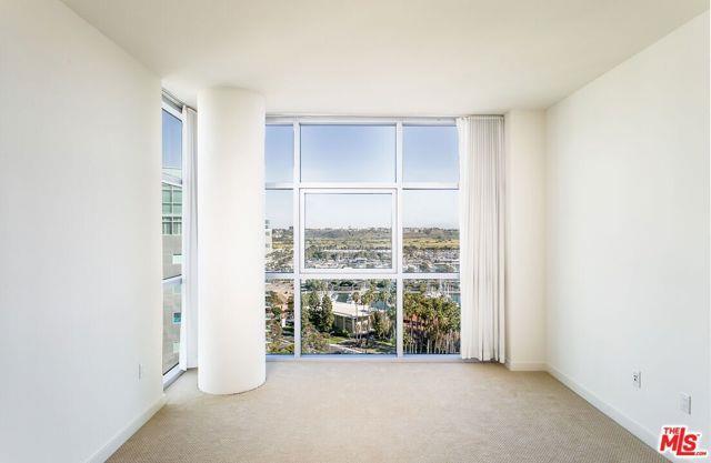 Foto del edificio - 13700 Marina Pointe Dr