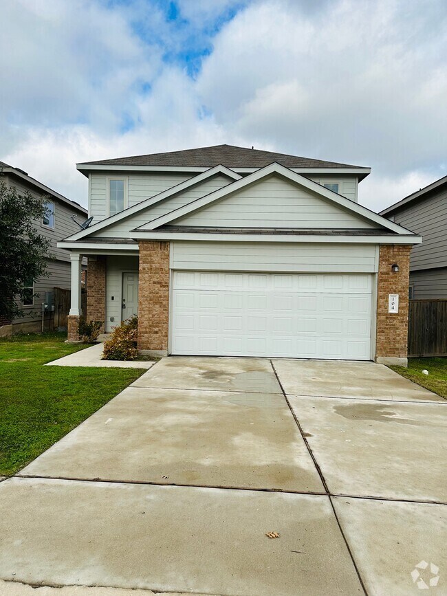 Far North Austin Apartments for Rent with a Living Room Hutto, TX 1