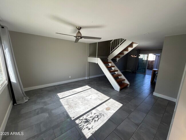 Foto del edificio - 2927 E Fairmount Ave