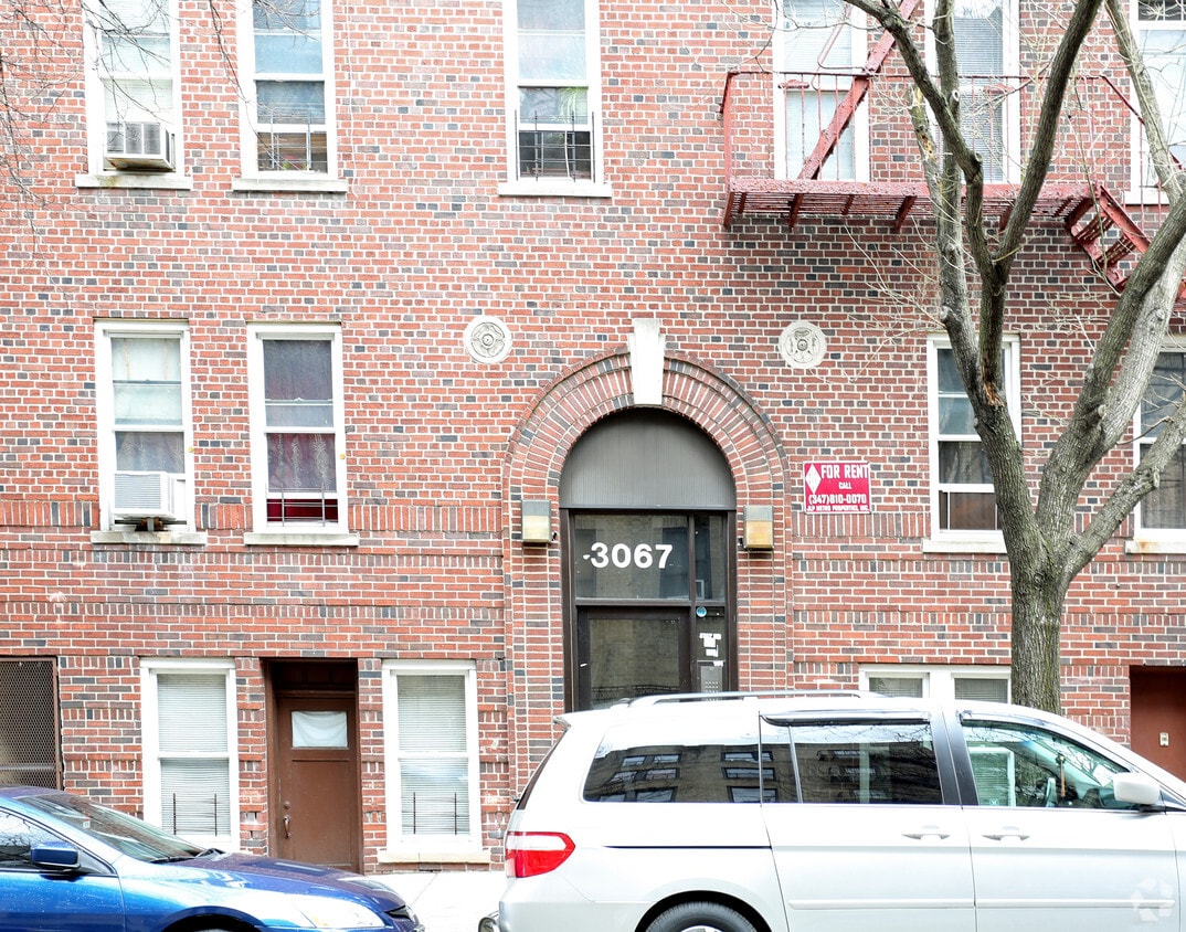Building Photo - 3067 Decatur