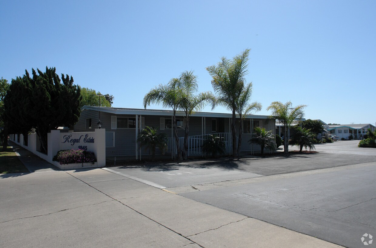 Building Photo - 1845 Monrovia Ave