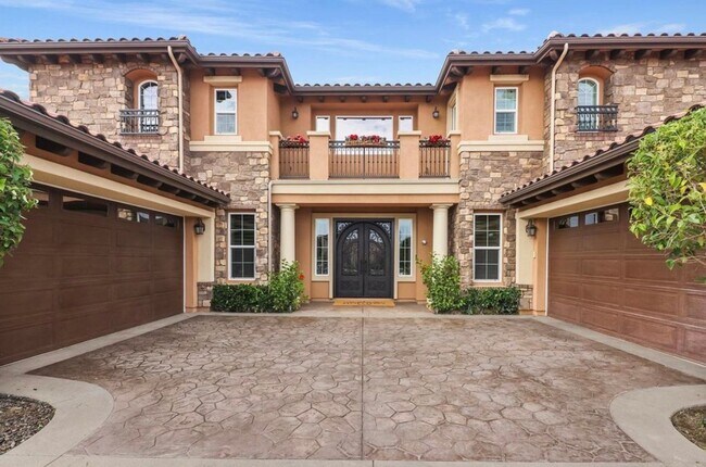 Building Photo - Luxury Tuscan-Style 6 bed 6 bath Home for Lease in the Masters at Moorpark Country Club Estates