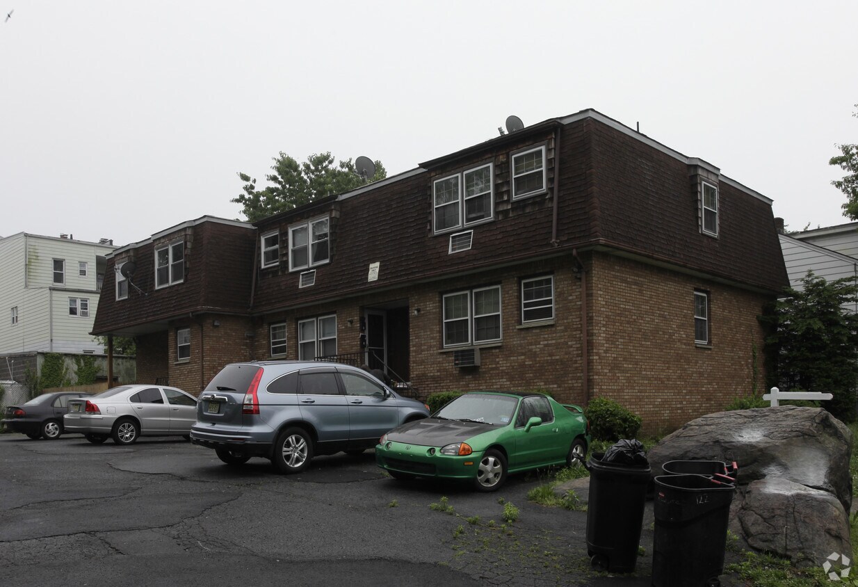 Primary Photo - 122-130 Webster Ave