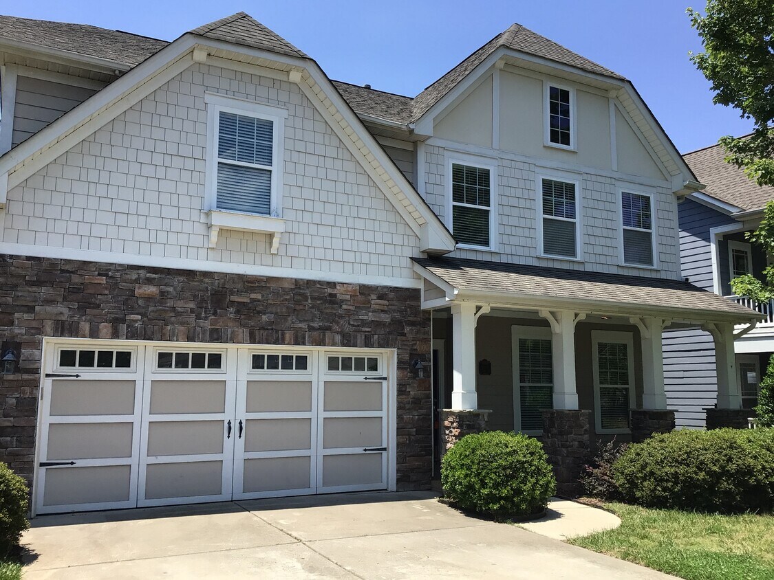 Foto principal - 1509 Belmont Stakes Ave