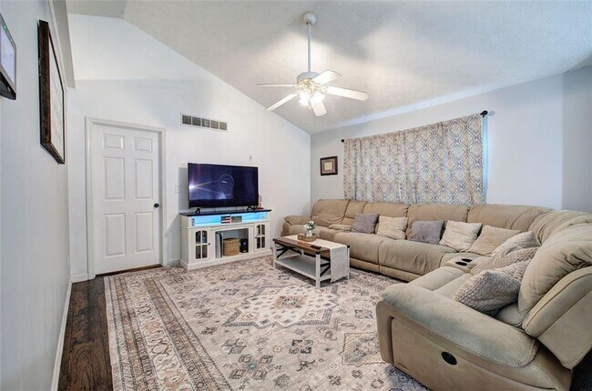 Foto del edificio - 106 Muirwood Dr