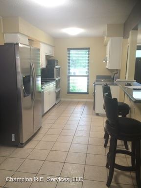 Building Photo - 2317 Cales Dr