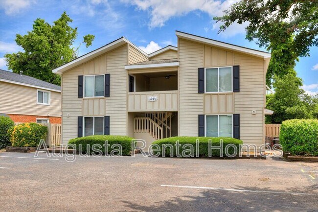 Foto del edificio - 4014 Wheeler Woods Rd